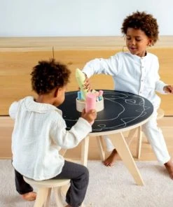 Drawin’table Table à Dessiner Multifonction 70x70x48 Cm Avec 2 Tabourets 11 Drawin’table Table à Dessiner Multifonction 70x70x48 Cm Avec 2 Tabourets -Maisons du Monde boutique table a dessiner multifonction 70x70x48 cm avec 2 tabourets 3